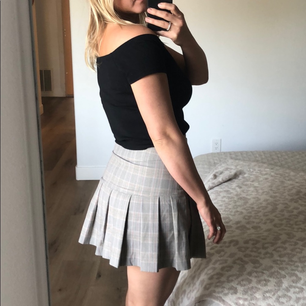 BEBE plaid pleated mini skirt